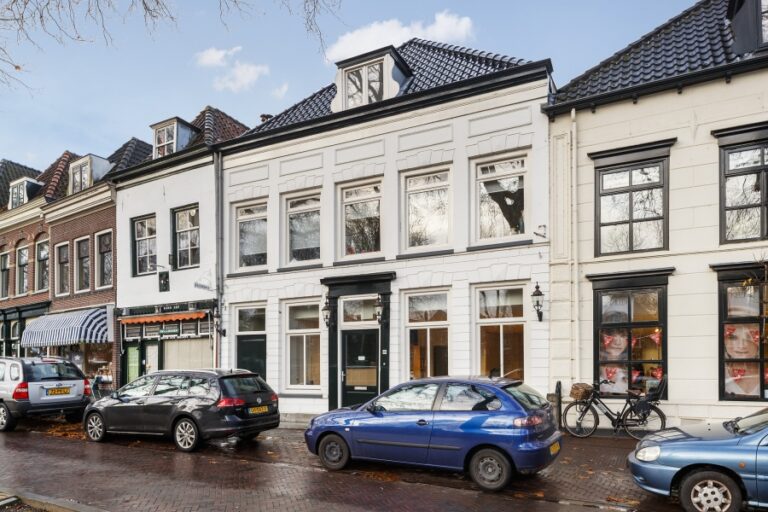 Dorpsstraat te Nieuwegein